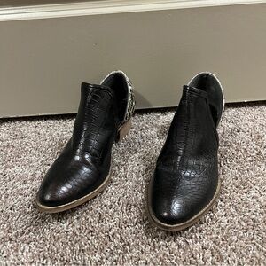 SHY TOWN by Diba True booties, 9.5